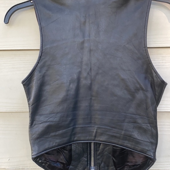 Vest - Picture 6 of 6